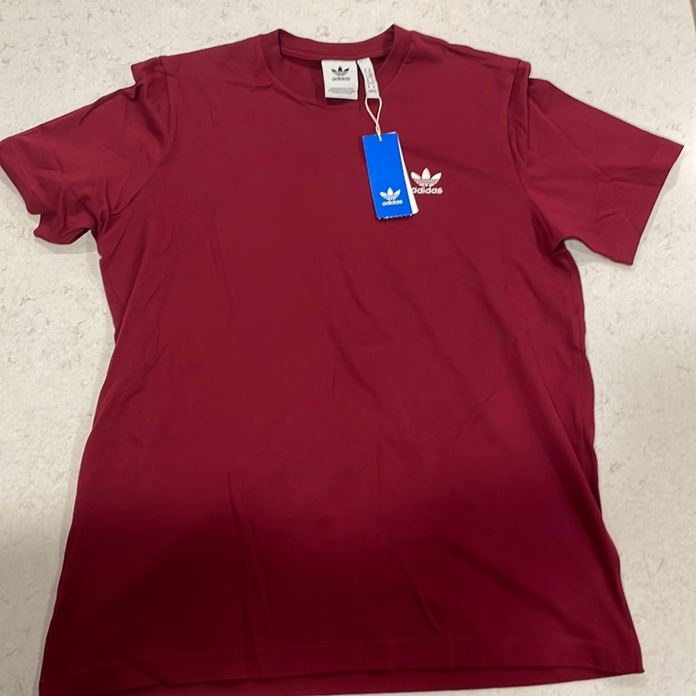 Mens red tee shirt size M